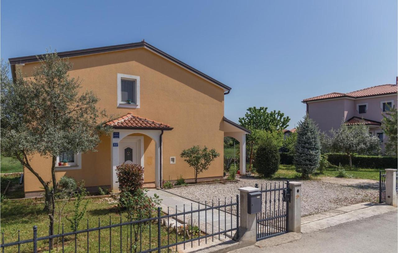 Nice Apartment In Kastel With Kitchen מראה חיצוני תמונה