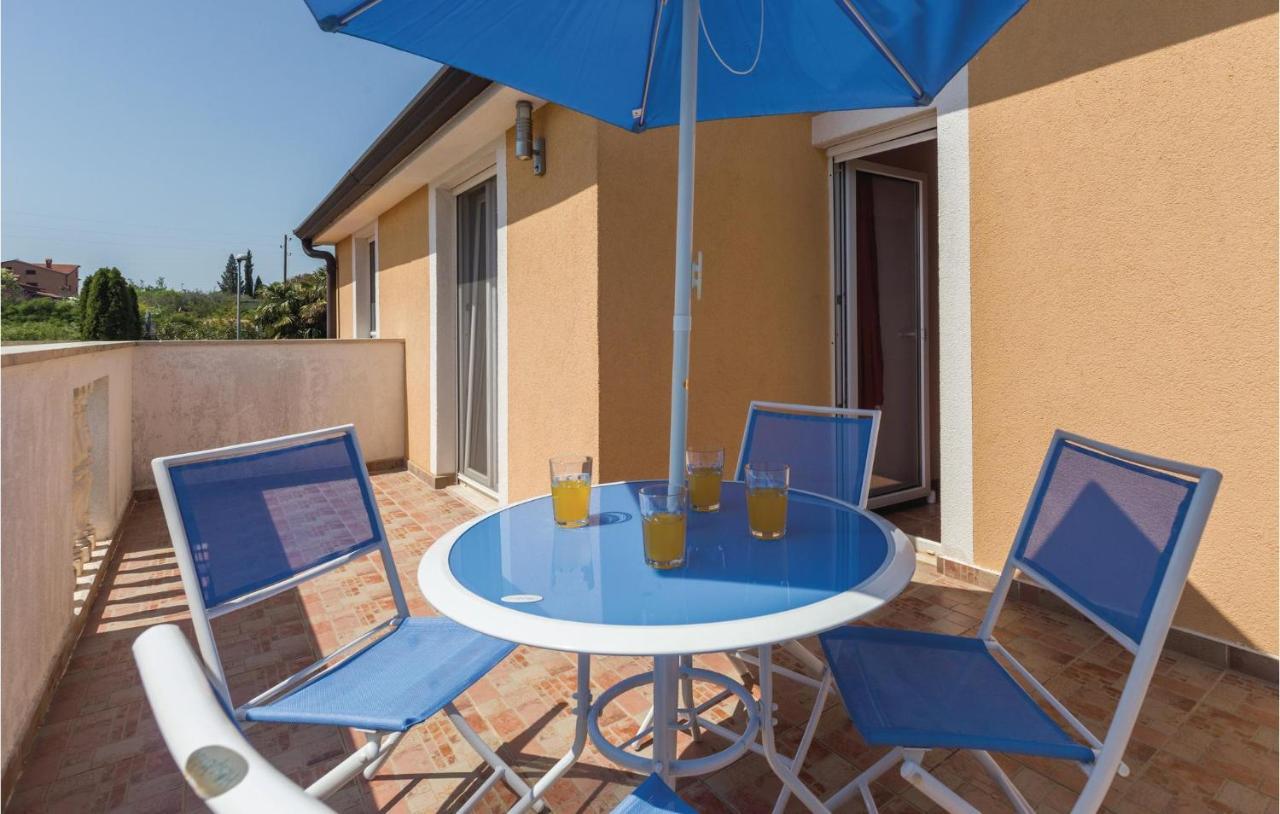 Nice Apartment In Kastel With Kitchen מראה חיצוני תמונה