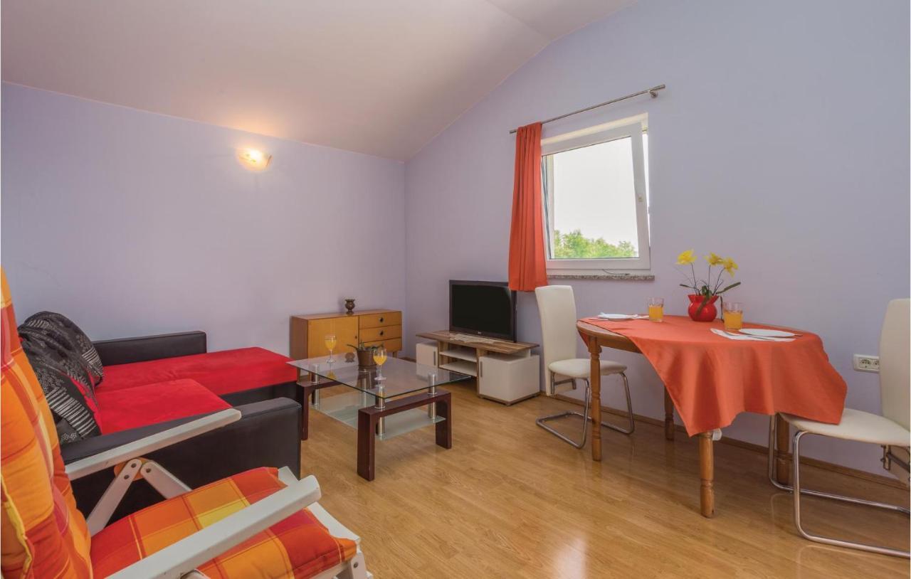 Nice Apartment In Kastel With Kitchen מראה חיצוני תמונה